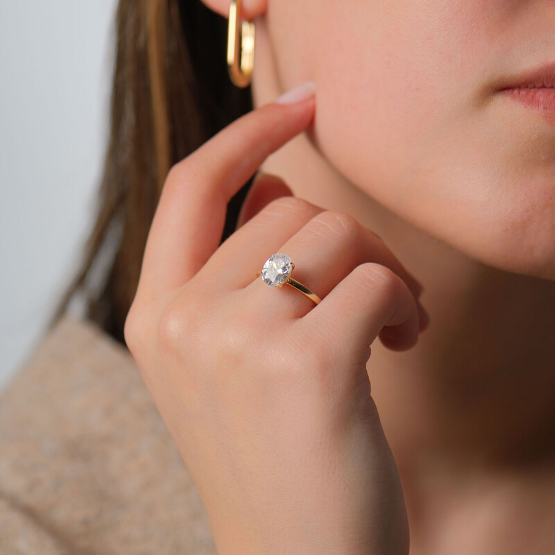 Oval Taşlı Zarif Yüzük